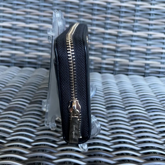 Kate Spade staci large continental wallet
saffiano - Picture 13 of 16